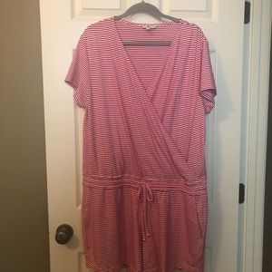Vineyard Vines Shorts - Vineyard Vines red/white romper Vineyard Vines Shorts - Vineyard Vines red/white romper